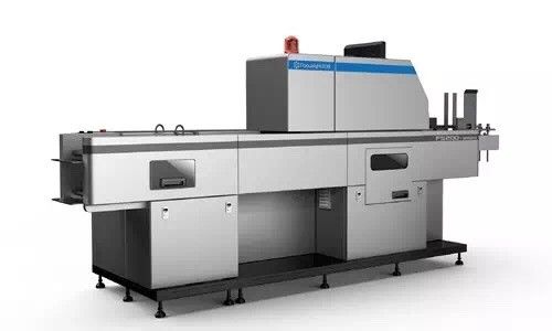 A máquina imprimindo automática da inspeção para o vestuário etiqueta o sistema de controlo da qualidade com a velocidade 150m/min